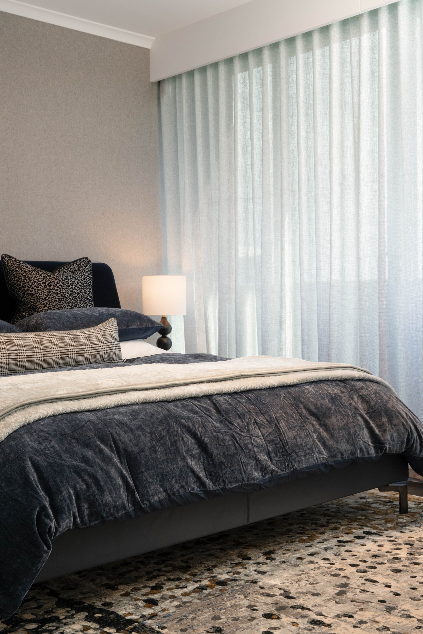 Zetland apartment with motorised sheers and blinds
